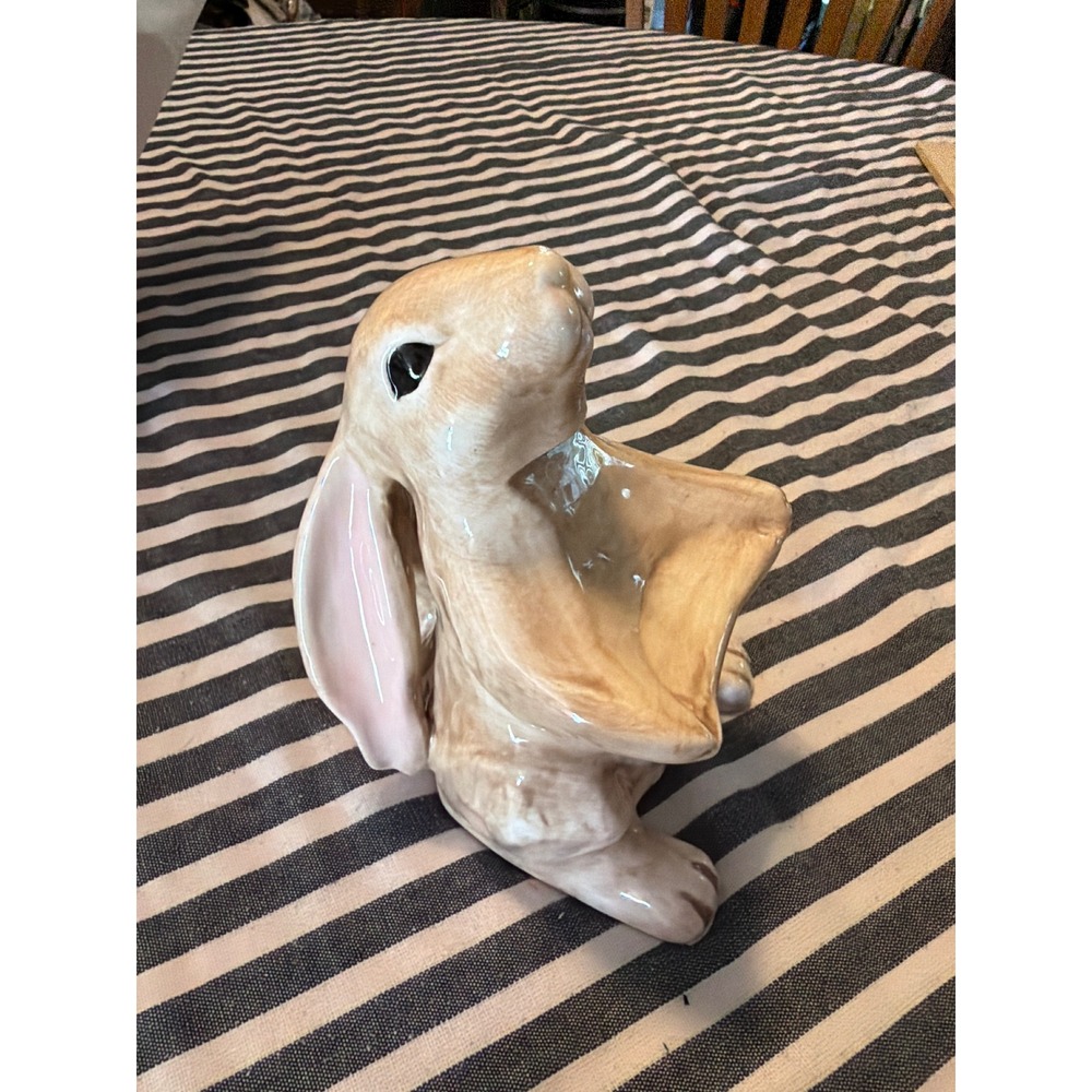 Modern Southern Home Ceramic Bunny Rabbit Figurine Tan‎ Pink 5.5 Inch